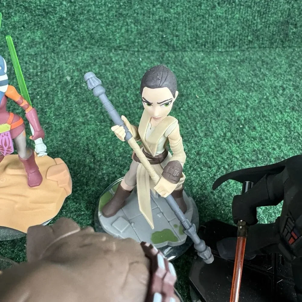 Lot of 12 Disney Infinity Star Wars Characters - Darth Vader, Chewbacca, Yoda